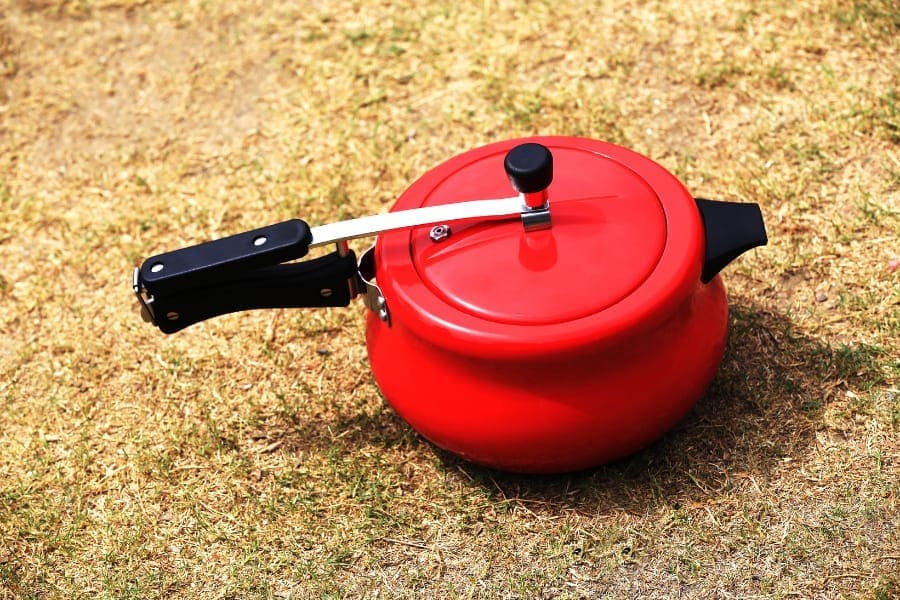Ceramic coated aluminium pressure cooker
