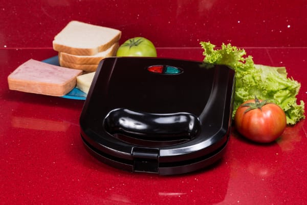preheating sandwich maker