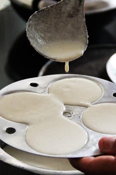 traditional type of idli maker